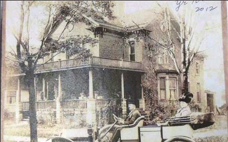 A historic photo of Glaister House.
