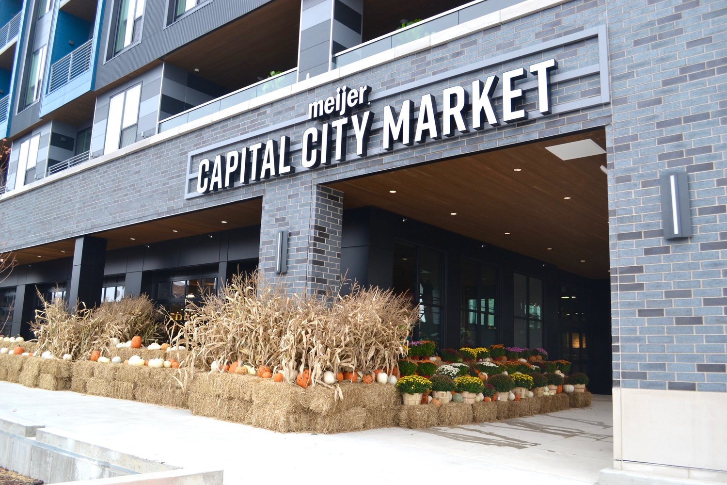 The front entrance to Meijer's Capital City Market.